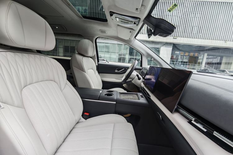 Used VOYAH Dream 2025 PHEV Four-Wheel-Drive Flagship Kunpeng Edition Interior 10