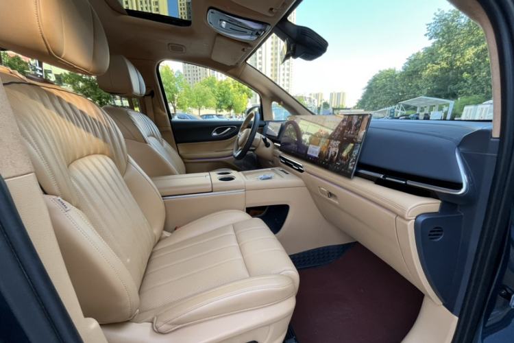 Used VOYAH Dream 2025 PHEV Four-Wheel-Drive Flagship Kunpeng Edition Interior 10