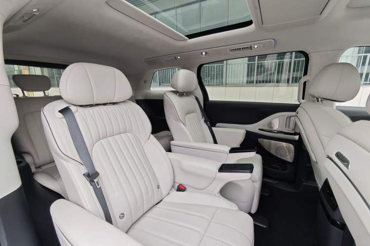 Used VOYAH Dream 2025 PHEV Four-Wheel-Drive Flagship Kunpeng Edition Interior 11