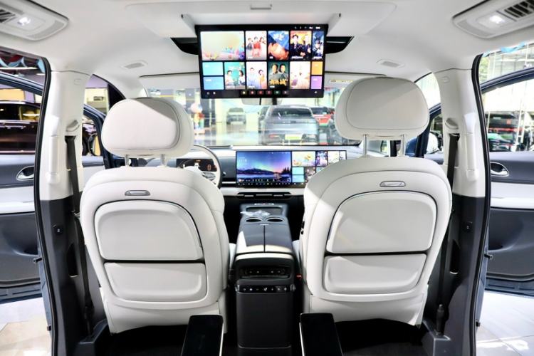 Used VOYAH Dream 2025 PHEV Four-Wheel-Drive Flagship Kunpeng Edition Interior 11