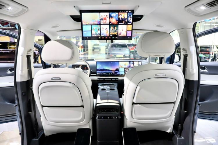 Used VOYAH Dream 2025 PHEV Four-Wheel-Drive Flagship Kunpeng Edition Interior 11