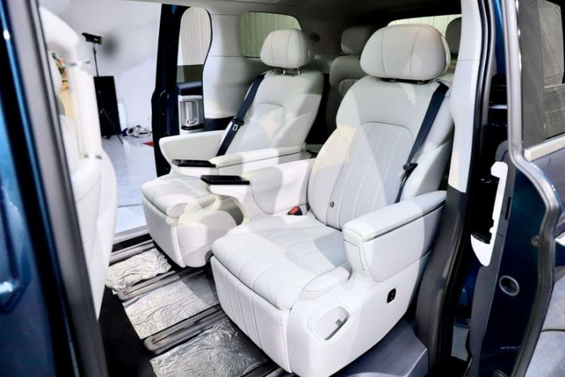 Used VOYAH Dream 2025 PHEV Four-Wheel-Drive Flagship Kunpeng Edition Interior 2