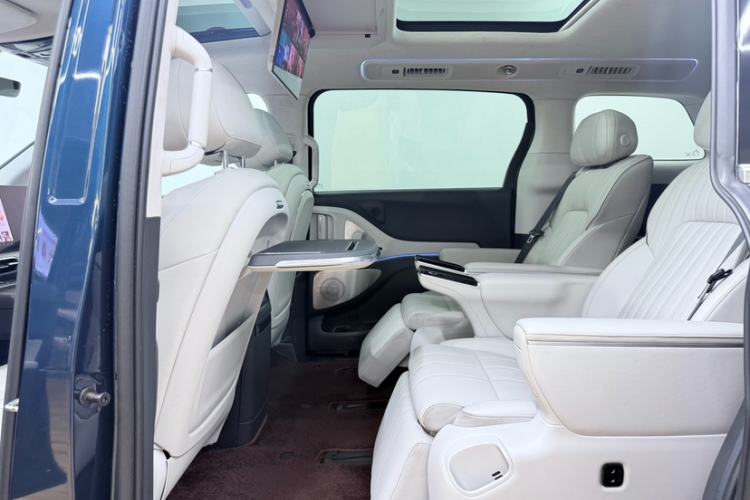 Used VOYAH Dream 2025 PHEV Four-Wheel-Drive Flagship Kunpeng Edition Interior 2