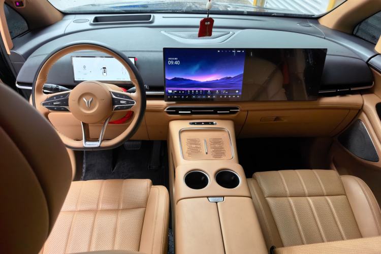 Used VOYAH Dream 2025 EV Four-Wheel Drive Prestige Kunpeng Edition Interior 2
