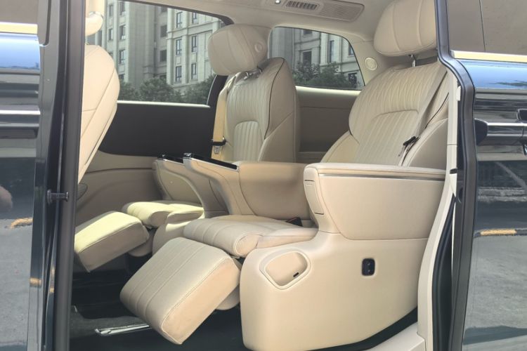 Used VOYAH Dream 2025 PHEV Four-Wheel-Drive Flagship Kunpeng Edition Interior 2