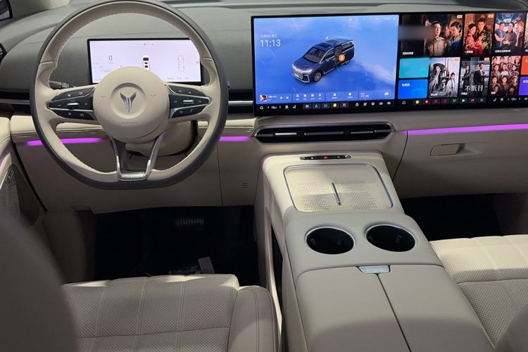 Used VOYAH Dream 2025 PHEV Four-Wheel-Drive Flagship Kunpeng Edition Interior 3