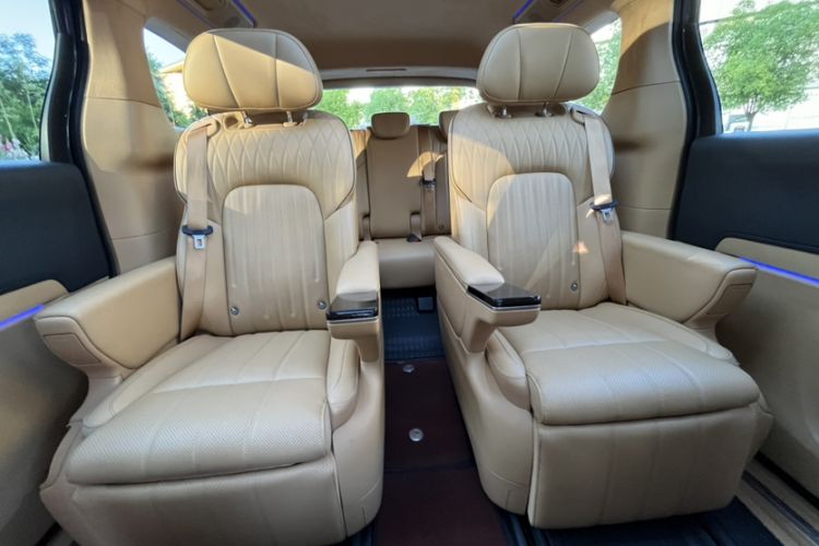 Used VOYAH Dream 2025 PHEV Four-Wheel-Drive Flagship Kunpeng Edition Interior 3
