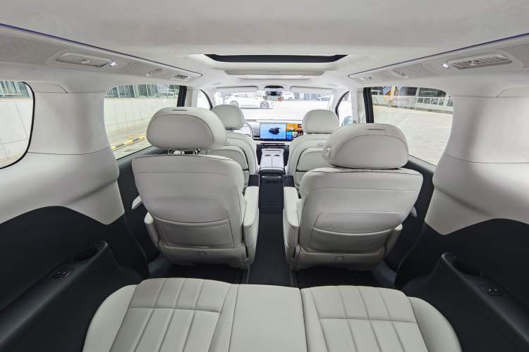 Used VOYAH Dream 2025 PHEV Four-Wheel-Drive Flagship Kunpeng Edition Interior 3