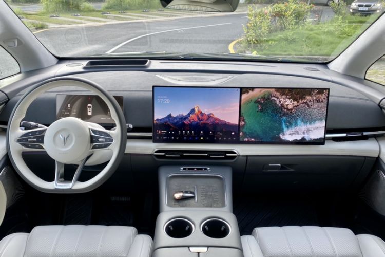 Used VOYAH Dream 2025 PHEV Four-Wheel-Drive Flagship Kunpeng Edition Interior 3