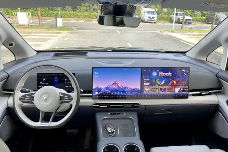 Used VOYAH Dream 2025 PHEV Four-Wheel Drive Prestige Kunpeng Edition Interior 3