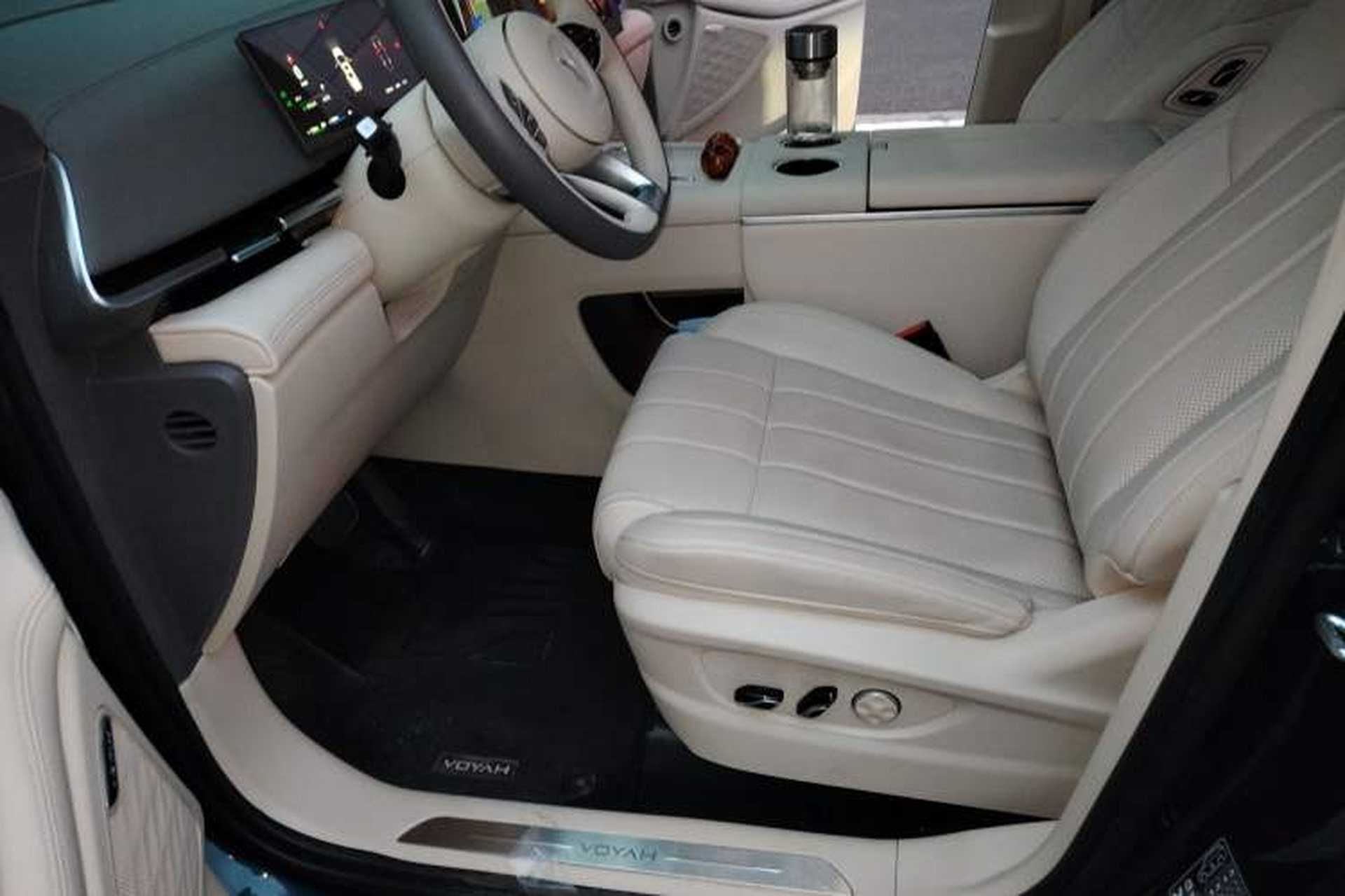 Used VOYAH Dream 2025 PHEV Four-Wheel Drive Excellence Kunpeng Edition Interior 3