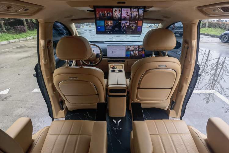 Used VOYAH Dream 2025 PHEV Four-Wheel-Drive Flagship Kunpeng Edition Interior 3