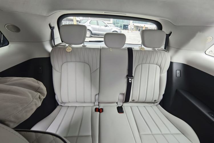 Used VOYAH Dream 2025 PHEV Four-Wheel-Drive Flagship Kunpeng Edition Interior 4
