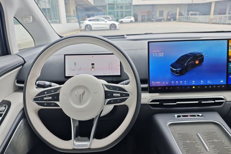 Used VOYAH Dream 2025 PHEV Four-Wheel-Drive Flagship Kunpeng Edition Interior 4