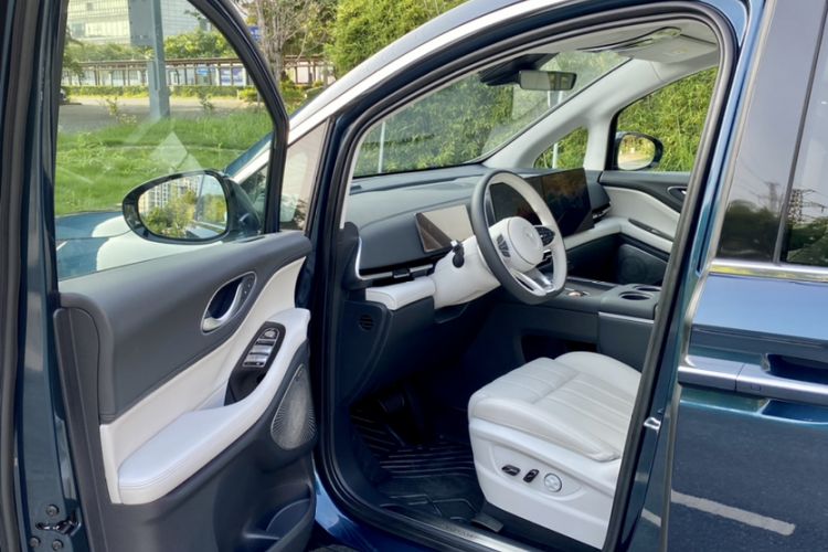 Used VOYAH Dream 2025 PHEV Four-Wheel-Drive Flagship Kunpeng Edition Interior 4