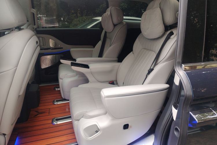 Used VOYAH Dream 2025 PHEV Four-Wheel-Drive Flagship Version – Qiankun Edition Interior 4
