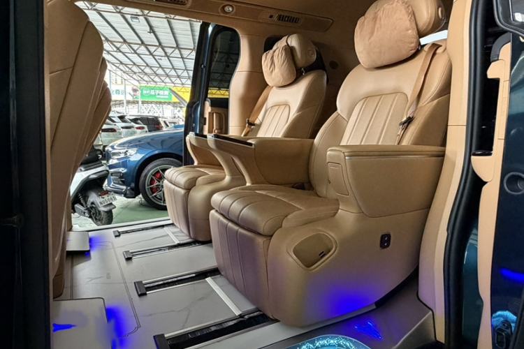 Used VOYAH Dream 2025 PHEV Four-Wheel Drive Prestige Kunpeng Edition Interior 4