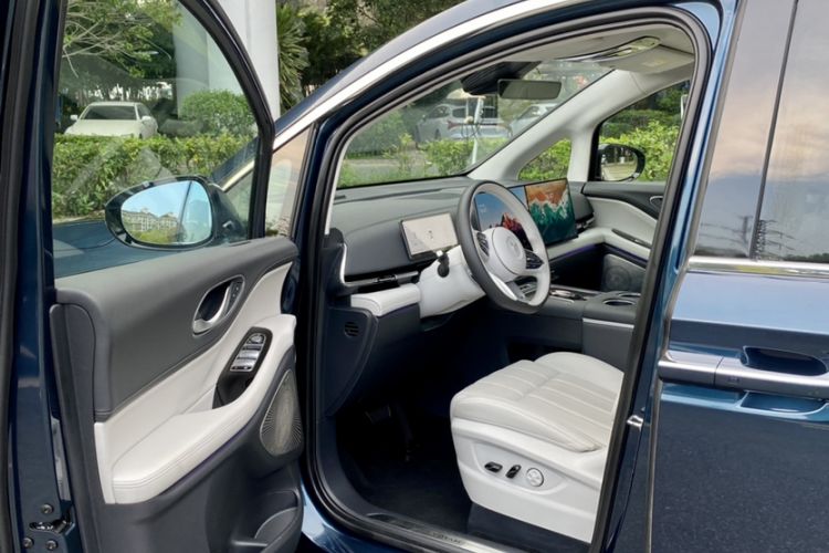 Used VOYAH Dream 2025 PHEV Four-Wheel-Drive Flagship Kunpeng Edition Interior 5