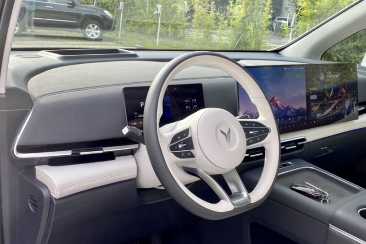 Used VOYAH Dream 2025 PHEV Four-Wheel Drive Prestige Kunpeng Edition Interior 5