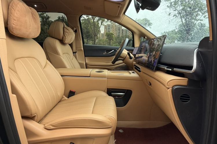 Used VOYAH Dream 2025 PHEV Four-Wheel Drive Prestige Kunpeng Edition Interior 5