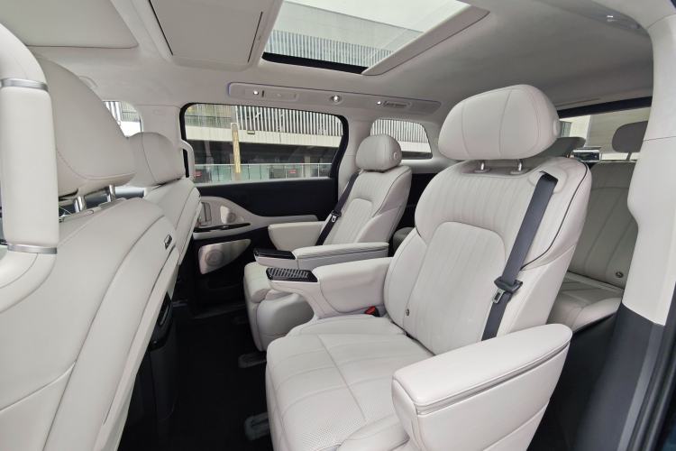 Used VOYAH Dream 2025 PHEV Four-Wheel-Drive Flagship Kunpeng Edition Interior 6