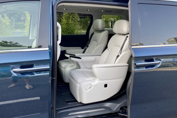Used VOYAH Dream 2025 PHEV Four-Wheel-Drive Flagship Kunpeng Edition Interior 6