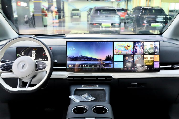 Used VOYAH Dream 2025 PHEV Four-Wheel-Drive Flagship Kunpeng Edition Interior 6