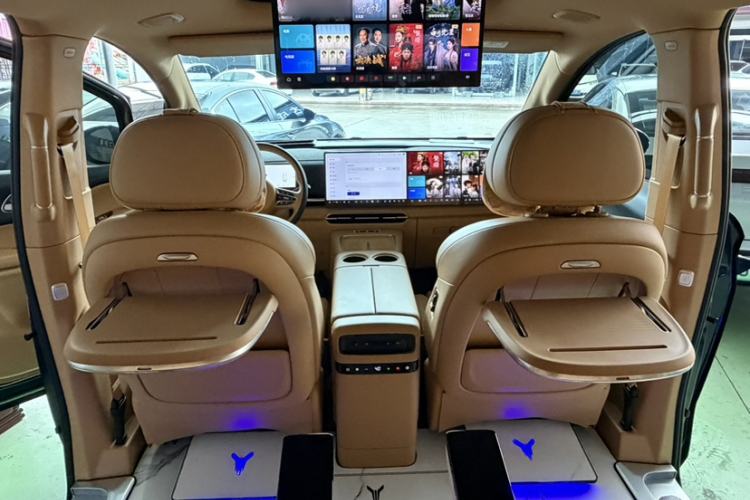 Used VOYAH Dream 2025 PHEV Four-Wheel Drive Prestige Kunpeng Edition Interior 6