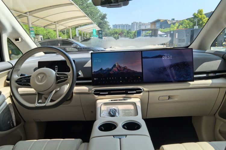 Used VOYAH Dream 2025 PHEV Four-Wheel-Drive Flagship Kunpeng Edition Interior 6