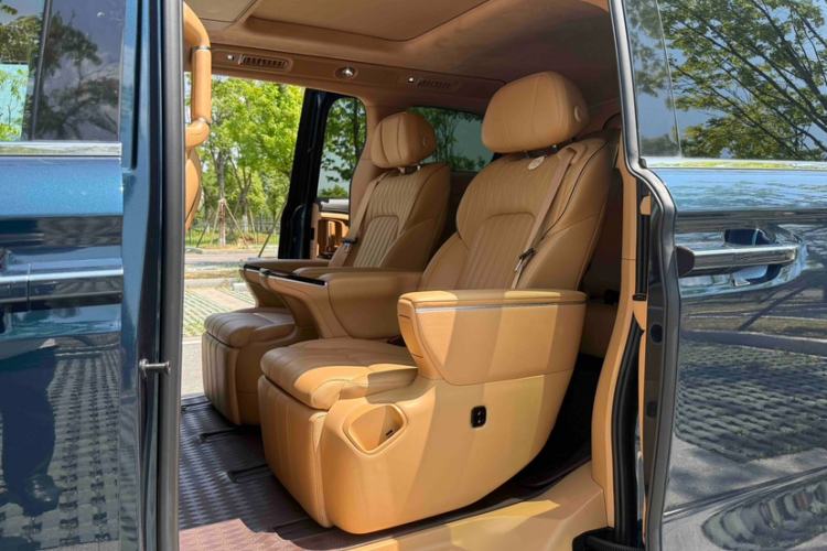 Used VOYAH Dream 2025 PHEV Four-Wheel-Drive Flagship Kunpeng Edition Interior 9
