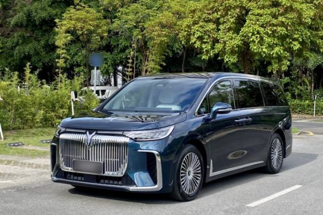 Used VOYAH Dream 2025 PHEV Four-Wheel Drive Prestige Kunpeng Edition