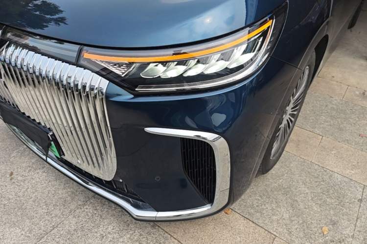 Used VOYAH Dream 2025 PHEV Four-Wheel-Drive Flagship Kunpeng Edition Left Front Headlight