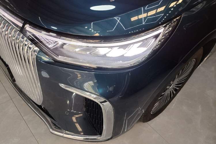Used VOYAH Dream 2025 PHEV Four-Wheel-Drive Flagship Kunpeng Edition Left Front Headlight