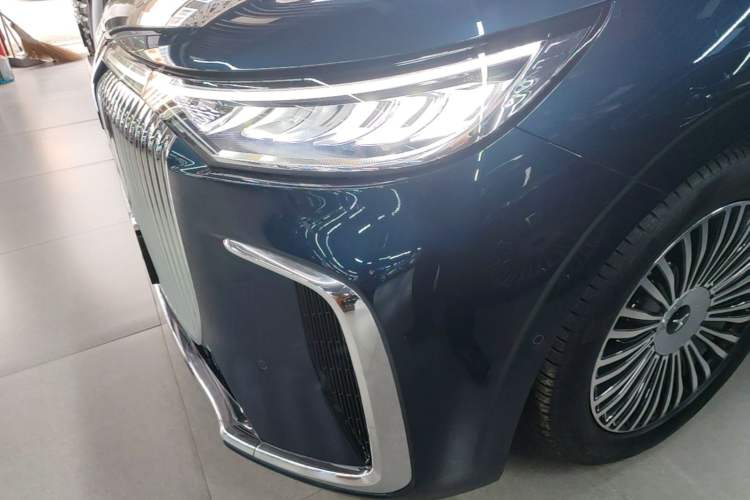 Used VOYAH Dream 2025 PHEV Four-Wheel-Drive Flagship Kunpeng Edition Left Front Headlight