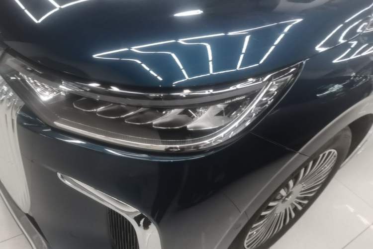 Used VOYAH Dream 2025 PHEV Four-Wheel-Drive Flagship Kunpeng Edition Left Front Headlight