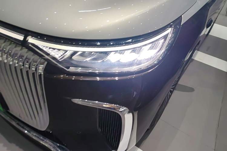 Used VOYAH Dream 2025 PHEV Four-Wheel-Drive Flagship Version – Qiankun Edition Left Front Headlight