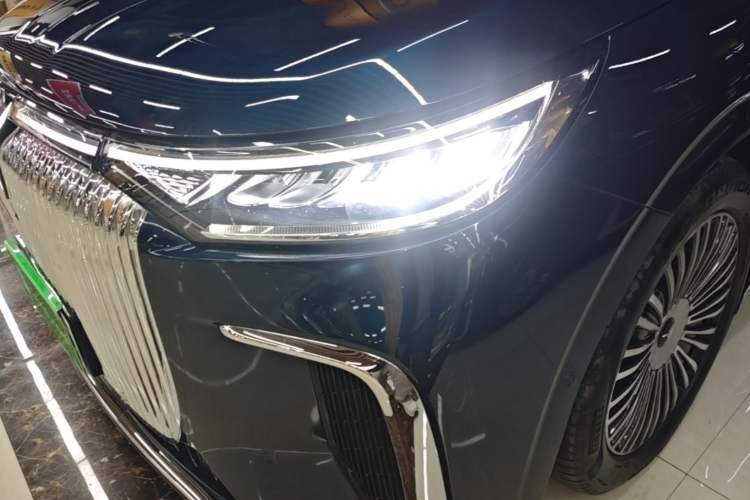 Used VOYAH Dream 2025 PHEV Four-Wheel-Drive Flagship Kunpeng Edition Left Front Headlight