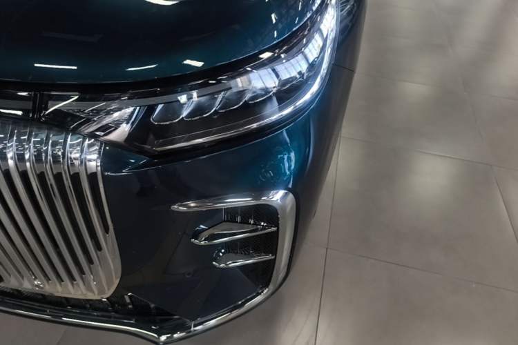 Used VOYAH Dream 2025 PHEV Four-Wheel-Drive Flagship Version – Qiankun Edition Left Front Headlight