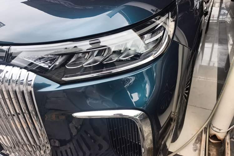 Used VOYAH Dream 2025 PHEV Four-Wheel-Drive Flagship Version – Qiankun Edition Left Front Headlight