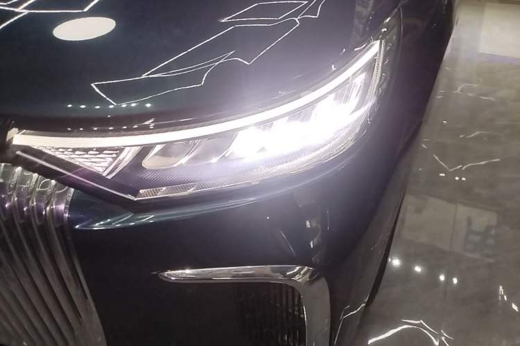 Used VOYAH Dream 2025 PHEV Four-Wheel-Drive Flagship Kunpeng Edition Left Front Headlight