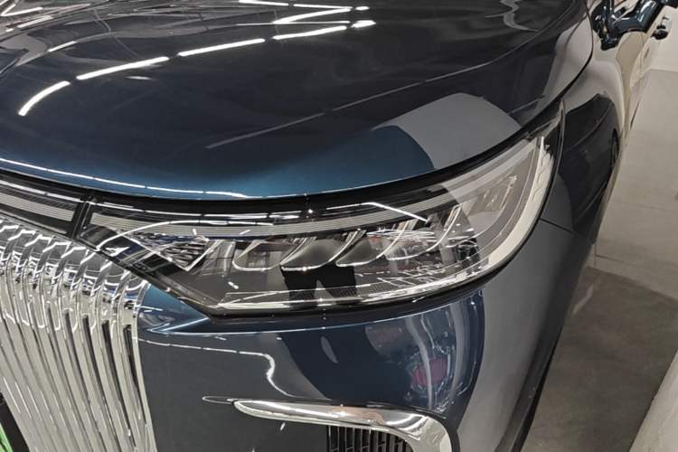 Used VOYAH Dream 2025 PHEV Four-Wheel-Drive Flagship Kunpeng Edition Left Front Headlight