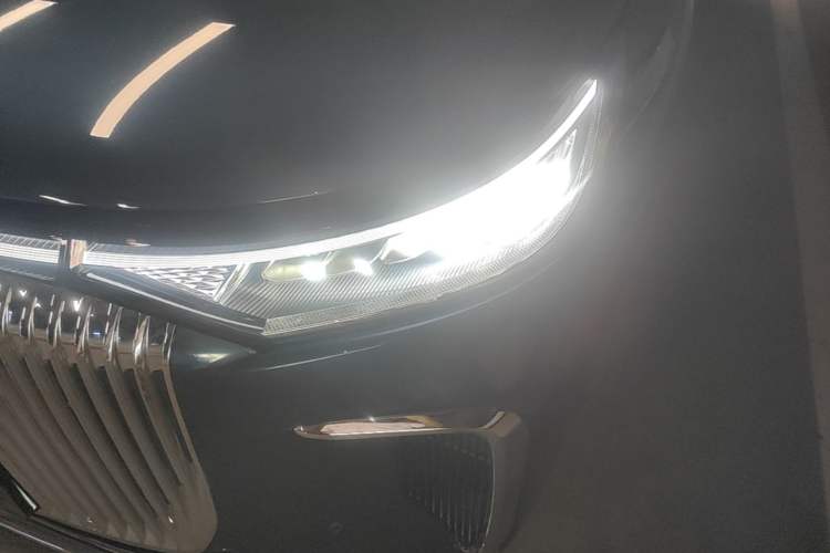 Used VOYAH Dream 2025 PHEV Four-Wheel-Drive Flagship Kunpeng Edition Left Front Headlight
