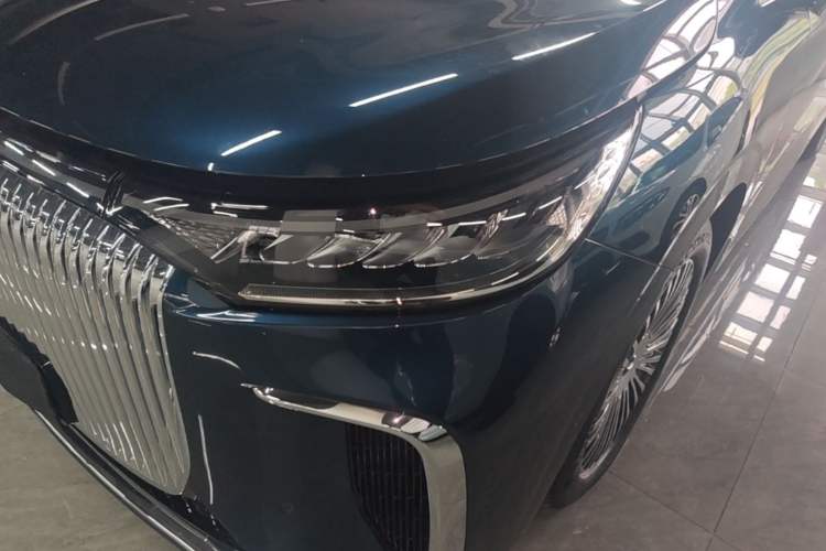 Used VOYAH Dream 2025 PHEV Four-Wheel-Drive Flagship Kunpeng Edition Left Front Headlight