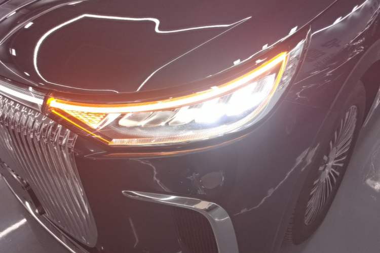 Used VOYAH Dream 2025 PHEV Four-Wheel Drive Prestige Qiankun Edition Left Front Headlight