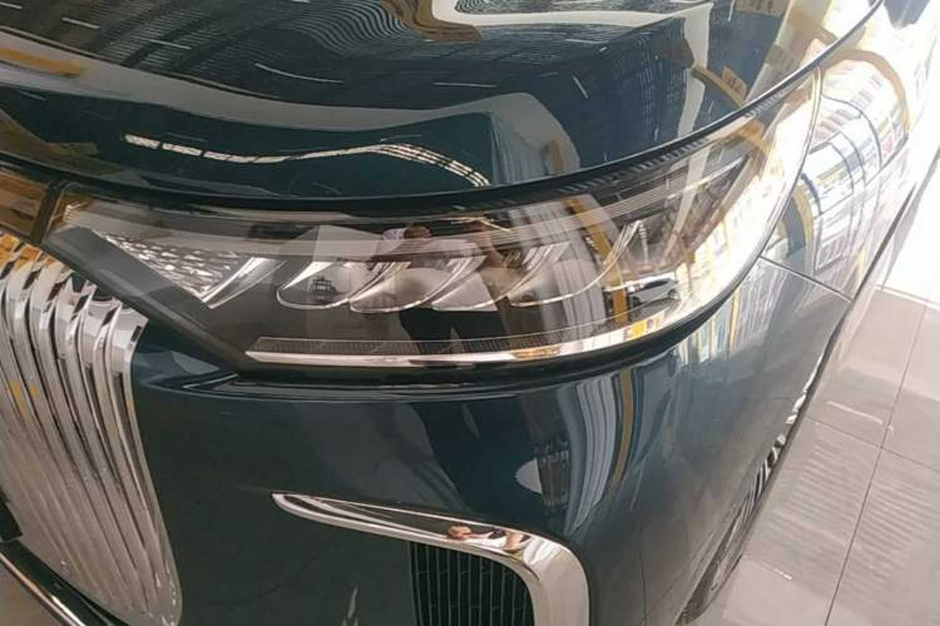 Used VOYAH Dream 2025 PHEV Four-Wheel Drive Prestige Kunpeng Edition Left Front Headlight