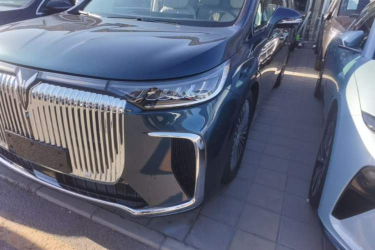 Used VOYAH Dream 2025 PHEV Four-Wheel-Drive Flagship Kunpeng Edition Left Front Headlight