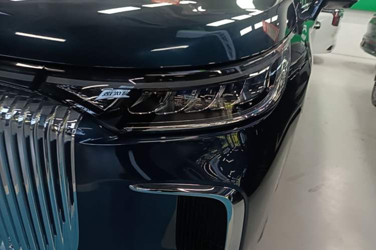 Used VOYAH Dream 2025 PHEV Four-Wheel-Drive Flagship Kunpeng Edition Left Front Headlight