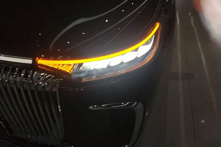 Used VOYAH Dream 2025 PHEV Four-Wheel-Drive Flagship Kunpeng Edition Left Front Headlight