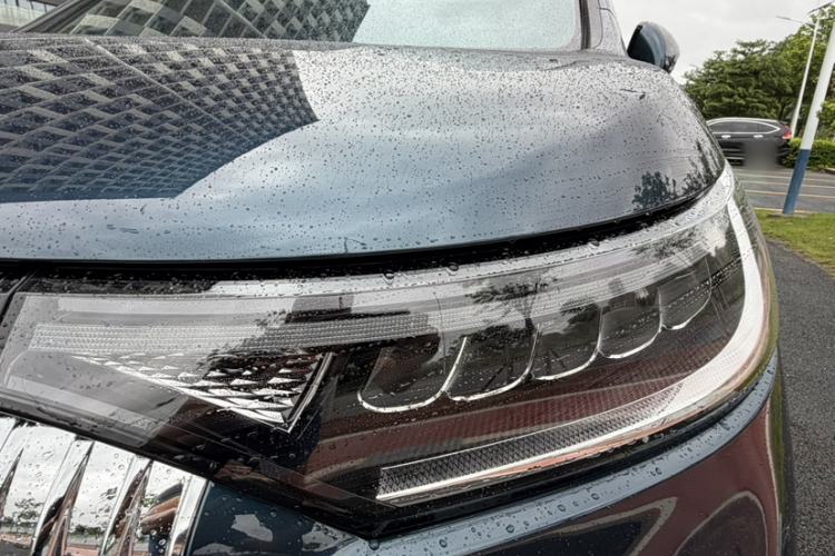 Used VOYAH Dream 2025 PHEV Four-Wheel Drive Prestige Kunpeng Edition Left Front Headlight