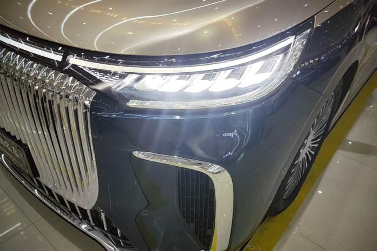 Used VOYAH Dream 2025 PHEV Four-Wheel-Drive Flagship Kunpeng Edition Left Front Headlight